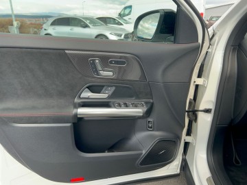 Mercedes-Benz GLA 35 AMG (foto 21)