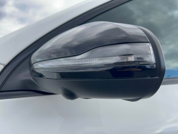 Mercedes-Benz GLA 35 AMG (foto 22)