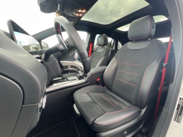 Mercedes-Benz GLA 35 AMG (foto 29)