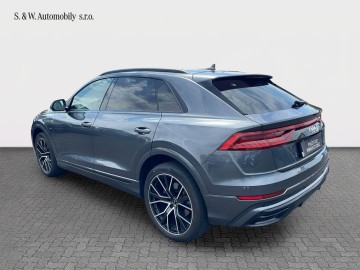 Audi Q8 (foto 6)