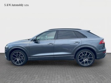 Audi Q8 (foto 7)