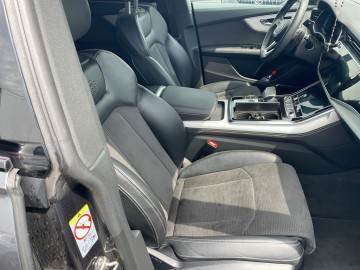 Audi Q8 (foto 10)