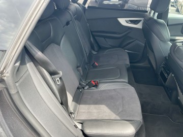Audi Q8 (foto 11)