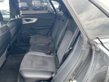 Audi Q8 (foto 13)