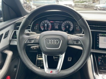 Audi Q8 (foto 17)