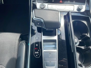 Audi Q8 (foto 19)