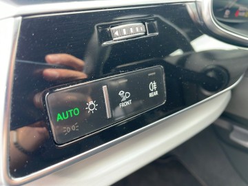 Audi Q8 (foto 20)