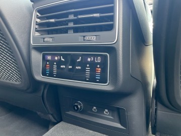 Audi Q8 (foto 35)