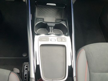 Mercedes-Benz GLA 200 d AMG Style Edition (foto 19)
