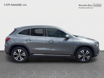 Mercedes-Benz GLA 200 d (foto 4)