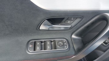 Mercedes-Benz CLA 200d Shooting Brake AMG paket (foto 22)