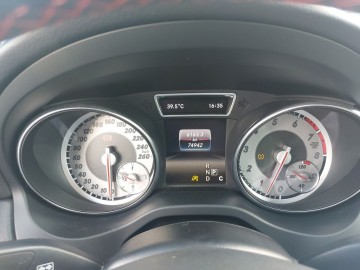 Mercedes-Benz CLA 180 kupé (foto 16)
