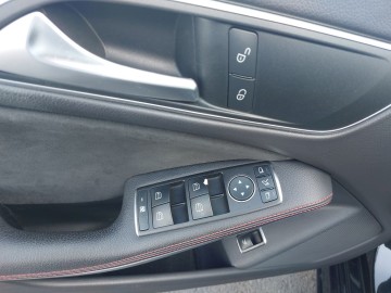 Mercedes-Benz CLA 180 kupé (foto 23)