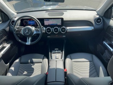 Mercedes-Benz GLB 200 (foto 15)