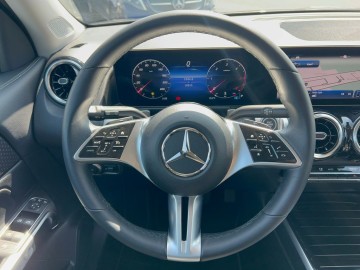 Mercedes-Benz GLB 200 (foto 17)
