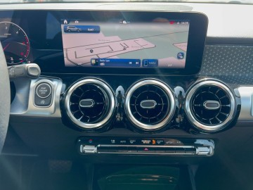 Mercedes-Benz GLB 200 (foto 18)