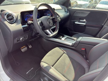 Mercedes-Benz EQA (foto 14)