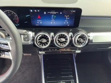 Mercedes-Benz GLB 200 (foto 18)