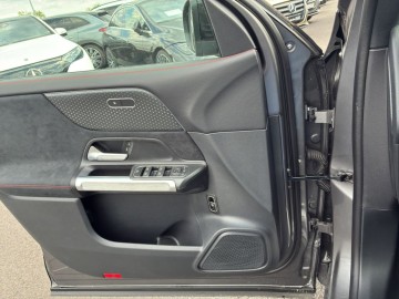 Mercedes-Benz GLB 200 (foto 21)