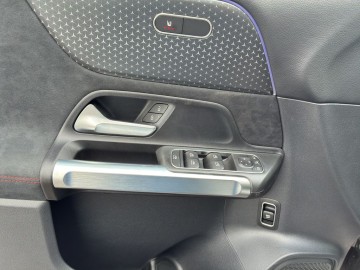 Mercedes-Benz GLB 200 (foto 23)