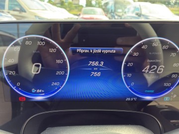 Mercedes-Benz CLA 250+ s technologií EQ (foto 16)