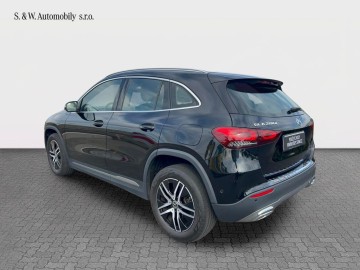 Mercedes-Benz GLA 200 d 4MATIC (foto 1)