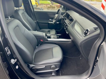 Mercedes-Benz GLA 200 d 4MATIC (foto 9)