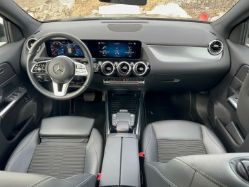 Mercedes-Benz GLA 200 d 4MATIC (foto 15)