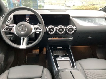 Mercedes-Benz B 200 d (foto 15)