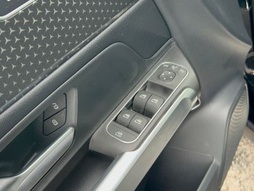 Mercedes-Benz GLB 180 (foto 23)