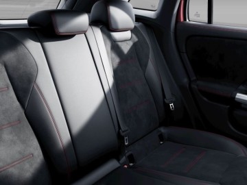 Mercedes-Benz GLA 200 d 4MATIC AMG Style Edition (foto 7)