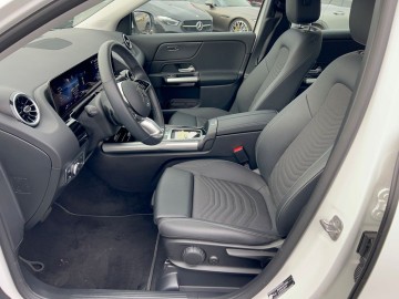 Mercedes-Benz GLA 200 d 4MATIC (foto 14)