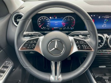 Mercedes-Benz GLA 200 d 4MATIC (foto 17)