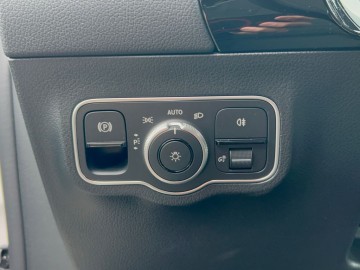 Mercedes-Benz GLA 200 d 4MATIC (foto 20)