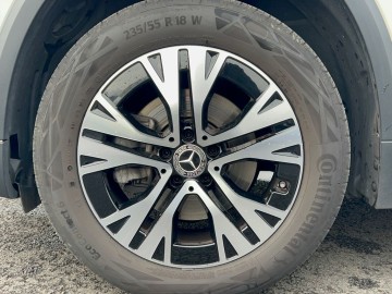 Mercedes-Benz GLA 200 d 4MATIC (foto 25)