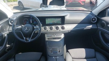 Mercedes-Benz E200 kombi záruka do 02/2026 (foto 21)