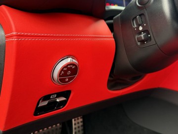 Mercedes-Benz SL 63 AMG (foto 18)