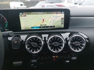 Mercedes-Benz A 250e (foto 18)