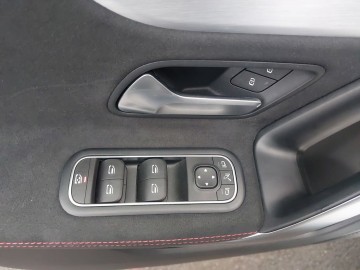 Mercedes-Benz A 250e (foto 23)