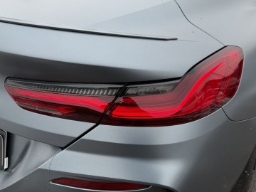 BMW M850i xDrive (foto 12)