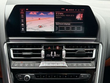 BMW M850i xDrive (foto 18)