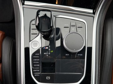 BMW M850i xDrive (foto 19)