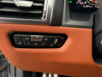 BMW M850i xDrive (foto 20)