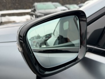 BMW M850i xDrive (foto 22)