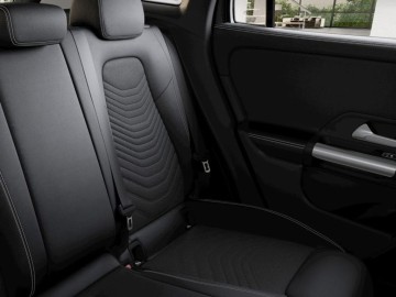 Mercedes-Benz GLA 180 d (foto 7)