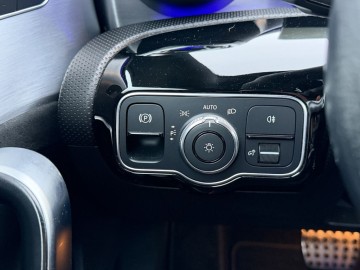 Mercedes-Benz CLA 45 AMG Shooting Brake CLA 45 AMG Shooting Brake (foto 20)