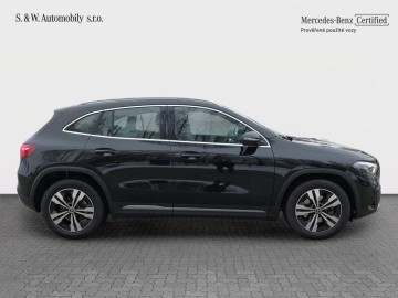 Mercedes-Benz GLA180d (foto 4)