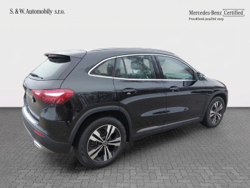 Mercedes-Benz GLA180d (foto 7)