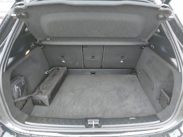 Mercedes-Benz GLA180d (foto 9)