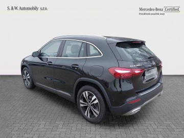 Mercedes-Benz GLA180d (foto 11)